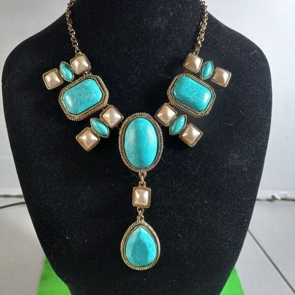 NWT Erica Lyons Statement Necklace - Picture 1 of 8